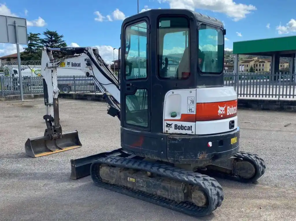 Bobcat E35